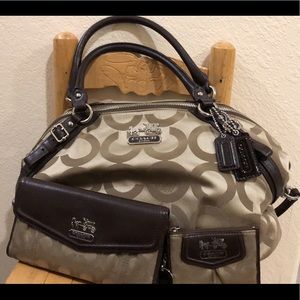 Purse, wallet, coin slip